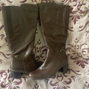Women’s Tall Brown Boots Size 9